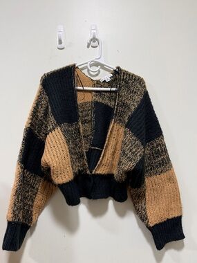 HYFVE Black and Camel Colorblock Cropped Open-Front Cardigan